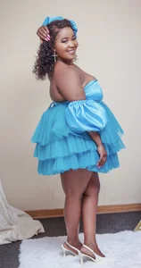 SultryBusty Public Pic 2