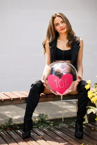 Emily_Whinfre THANK U 10 K FOLLOWERS ✨ Pic 3