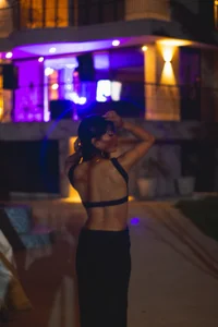 nicole_monett 😈 Peek closer... you'll want more. slika