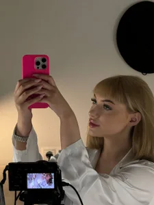 KateDolphin Who is in the frame ?? princess?? Immagine 