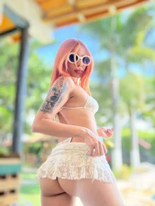 ENJOYING ☀️💙🌤️ de skinnyoranges  4 Imagens