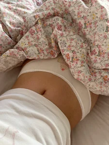 accompany me in my bed de Salomebloom_  6 photos