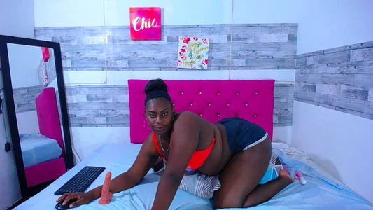 biigblack_ass to eat chocolate Pic 3