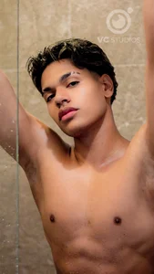 Marco_delux Just got out of the shower and my skin is still warm... Wearing nothing but this tiny towel 🚿😳 Immagine  7