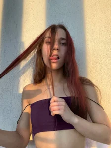 PetraHambelton Grape temptation 🍇 Pic 4