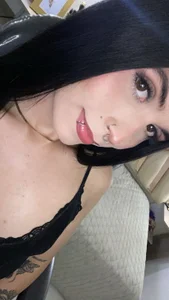 valerie_evannss Public Pic 4