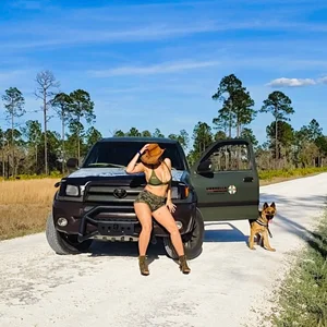 YourSecretGF963 Public  4টি ছবি