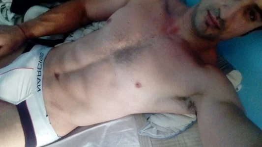 About Me2 de tanobighorse  3 photos