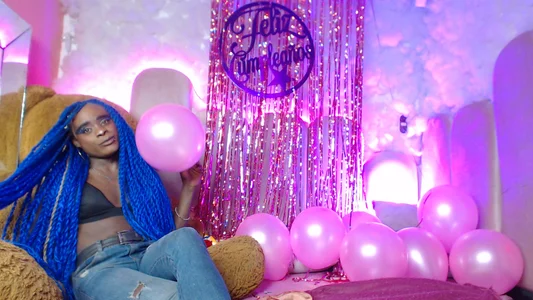 Es mi cumpleaños 🎁🎀🥰🤩 de puca_ebony Foto 5