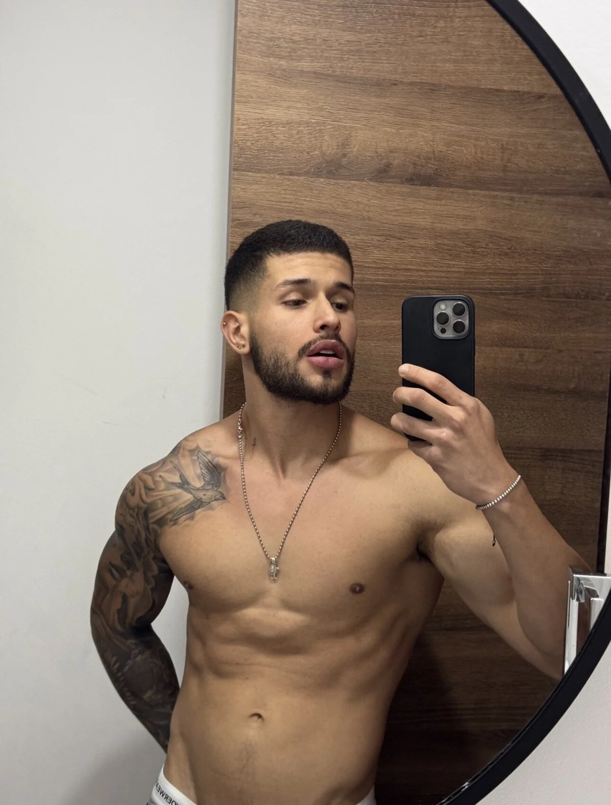 ภาพที่กำลังนิยมของ Santos_ramirez1  3160