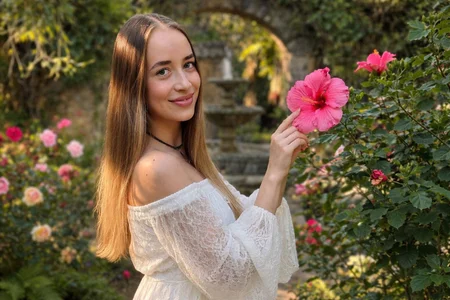 HelenHiss Public Poză 2