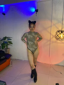 brandi_bae1 I saw a cute kitten✨💕 Foto 4