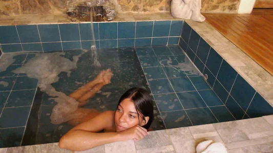 Hannahs_Napit IT'S ALWAYS GOOD TO COOL OFF IN SUMMER 🥵 Pic 4