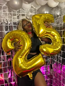 kattyytaylor ¡happy 2025! ✨ Gambar 7