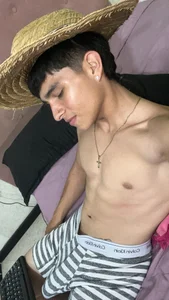 🧑🏻‍🌾 de nic_2005  6 Imagens