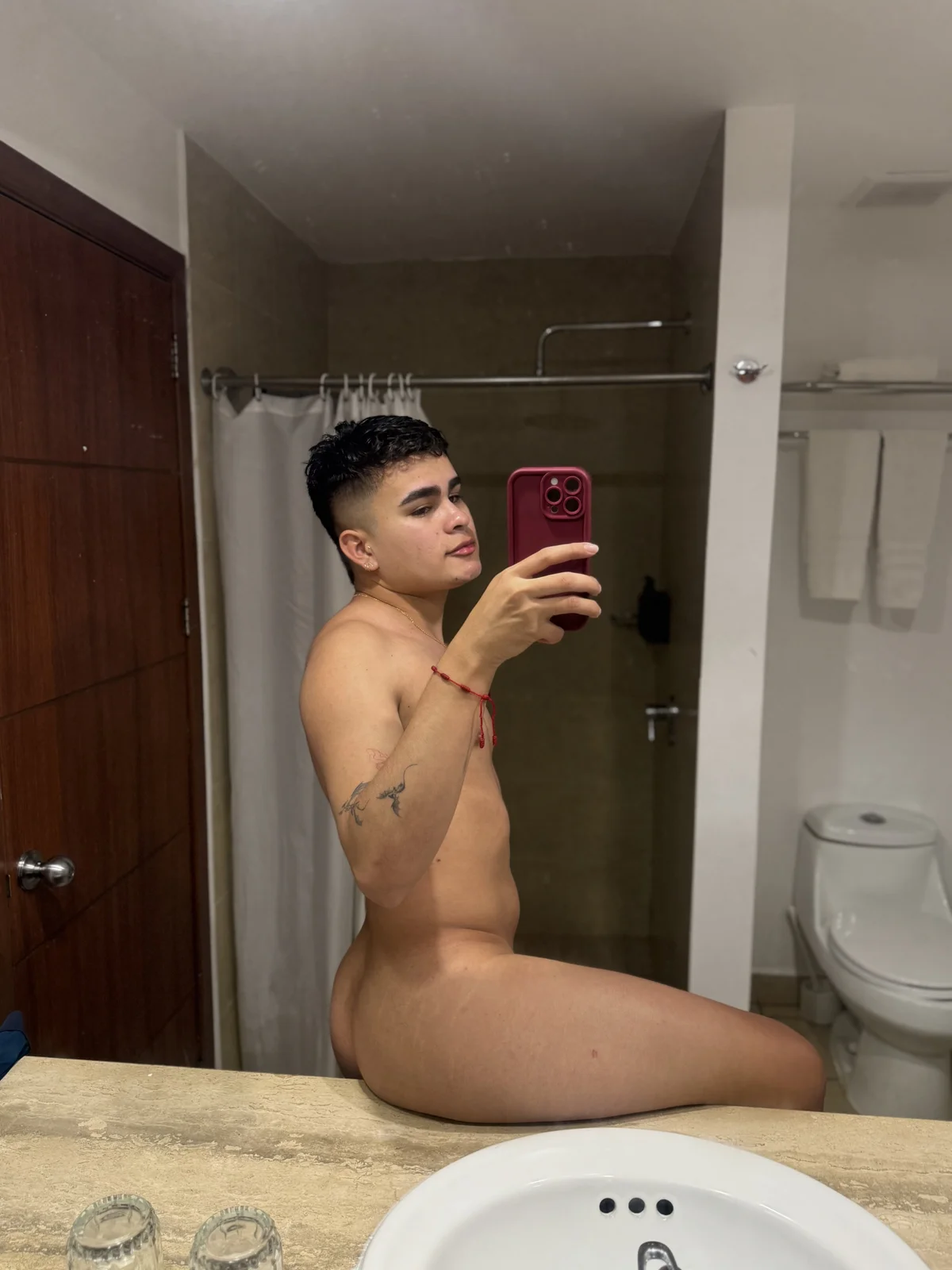 Foto em tendência de JARETHH 2296