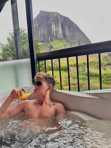 LiamWildx20 My vacations 🌊 صورة واحدة|LiamWildx20 My vacations 🌊 صورتان|LiamWildx20 My vacations 🌊  صور|LiamWildx20 My vacations 🌊  صورة