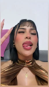 evelynrojas kisses 💋 Bilde 3