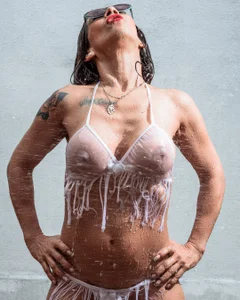 crisstal_miler Shower Time Pic 3