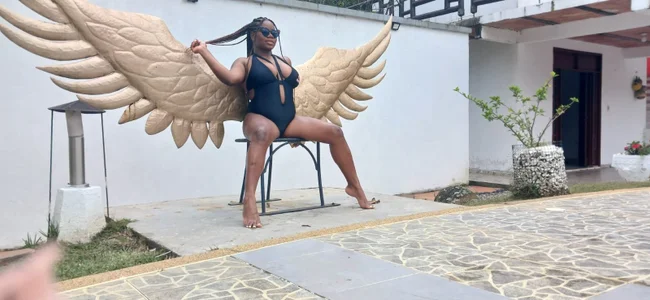 Slave_Ebony Public Poză