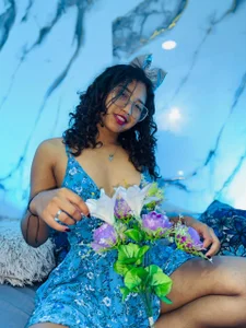 SamanthaFox_8 Little Charms Pic 4