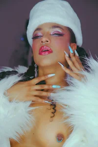 VioletXia_ serving face on ice world Pic 2