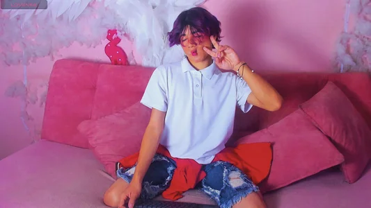 Leo_Glow kawaii student Pic 2