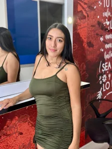 Kiara_Skinny Public Gambar 6