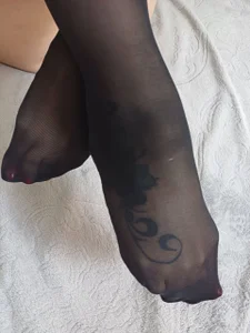 EvaBurn_ feet in pantyhose Pic 3