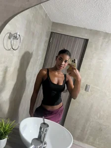 aliyah_decker Public 圖片 8