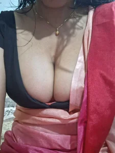 sharma__847 Hoties รูป  3