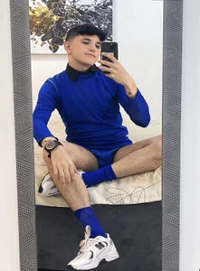 patrick_sanzz: Blue is complementary to the sea ( 9 фото)