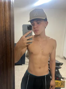 _TaylorBlack Boy fitness for U Hình 2