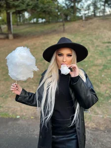 AlexissLunaPublic图片