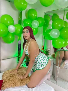 AishaAnderson ST. PATRICK'S DAY 🍀🖤 Pic 5