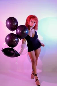 naia_blessed It's my birthday, surprise me Immagine  3