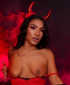 Bella_Jonnes Hell is hotter slika