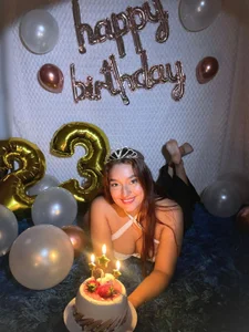 celebrating my birthday ❤😍 de Emily_Harpeer  Imagens