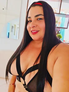 Alessandra_Smith: Que tal de negro? ( 2 фото)