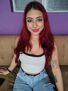 Sarah_Lark- Public Gambar 2