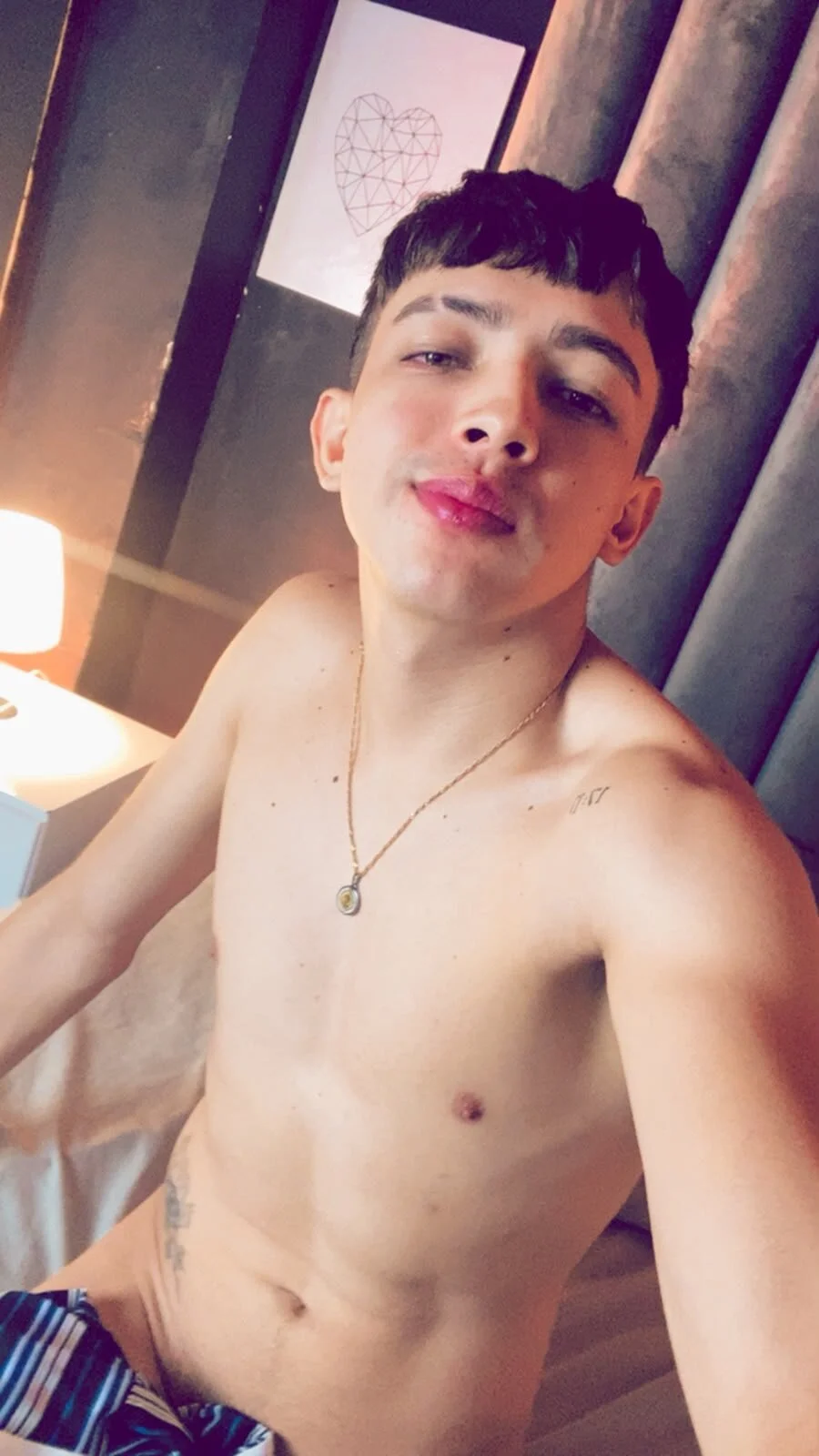 Lian_Miller1_ immagine di tendenza 4129