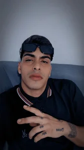 Public de hot_latinox  2 Imagens