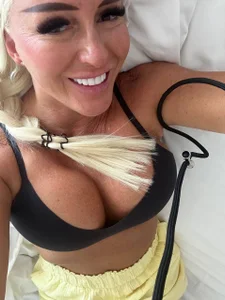 Victoria_SweetXXX's Sziasztok Sex Photo 4