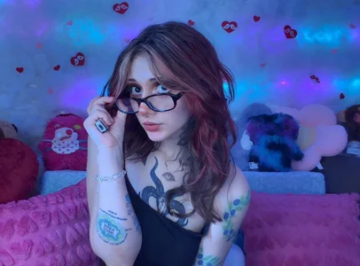 I'm wearing glasses de _Devill_Baby  Imagens