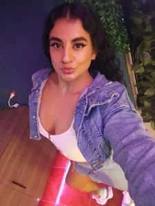 AngelinaDuvall: Public ( 5 фото)