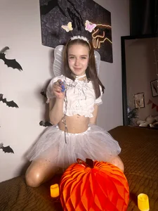 enchanted_bella Happy Halloween 🎃🐰 Pic 2