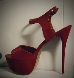 Hornyboyspanish2 kullanıcısının High Heels albümü -  3 fotoğraf