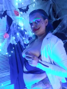 Horny_kaylee: halloween ( 3 фото)