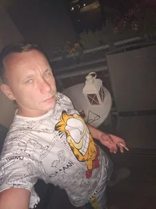 Its just me de Sam_molinari  3 Imagens