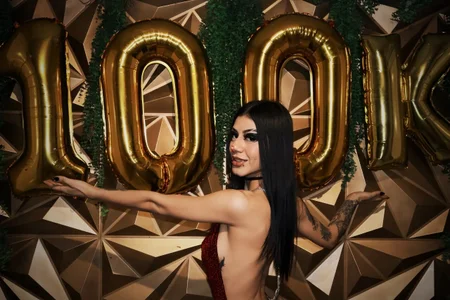 Mackenzie_Bree 100K FOLLOWERS✨✨🥂 Foto 2